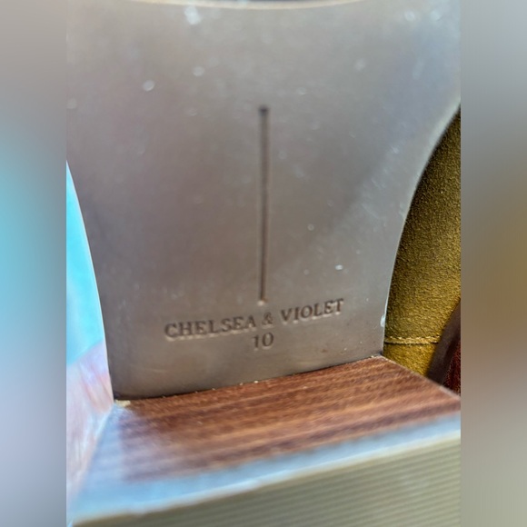 Chelsea & Violet Audrina Suede Western Style Boots - Picture 10 of 11